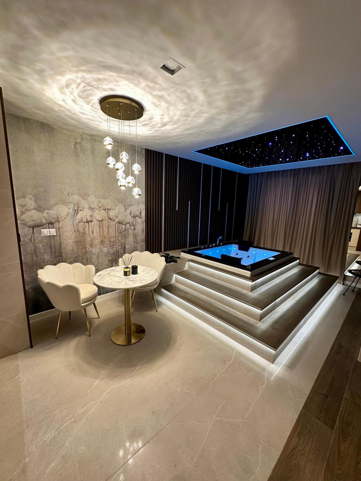 Masarska 8 Vip Apartamenty Jacuzzi Cracóvia Exterior foto
